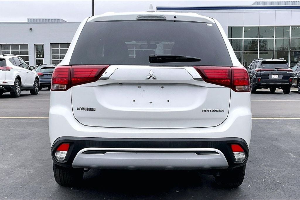 2019 Mitsubishi Outlander ES
