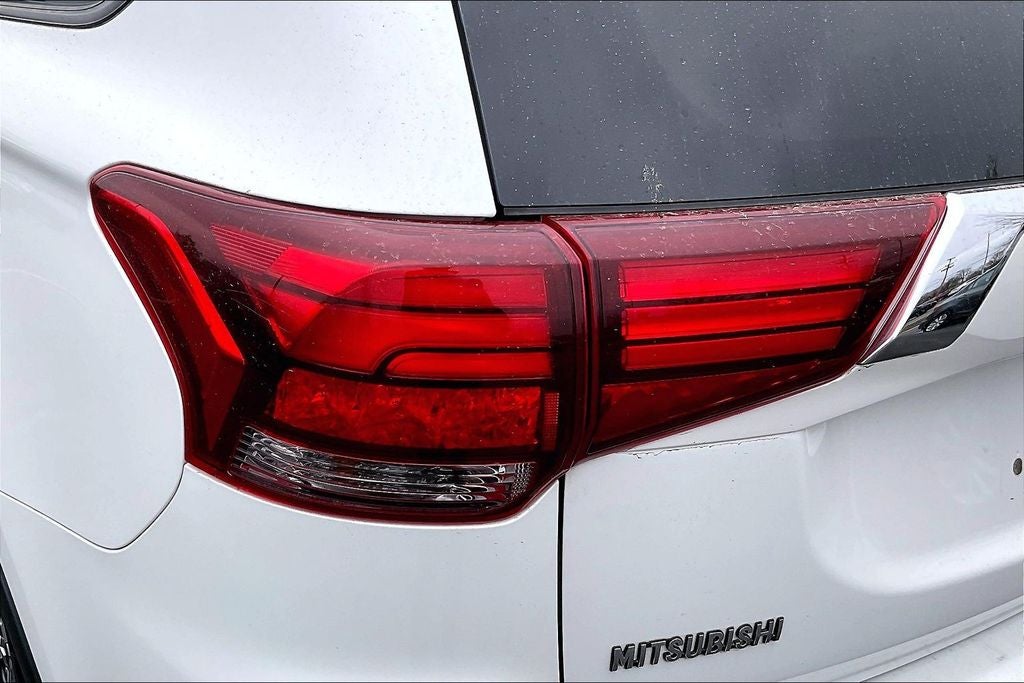 2019 Mitsubishi Outlander ES