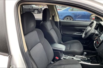 2019 Mitsubishi Outlander ES