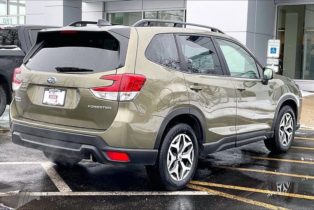2024 Subaru Forester Premium