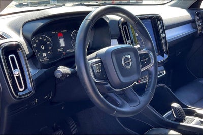 2019 Volvo XC40 Momentum