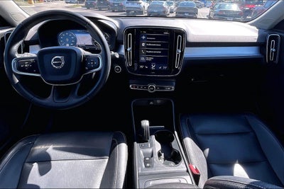 2019 Volvo XC40 Momentum