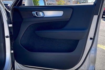 2019 Volvo XC40 Momentum