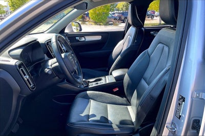 2019 Volvo XC40 Momentum