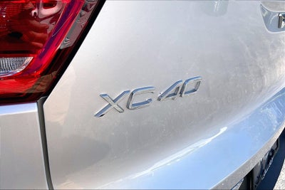 2019 Volvo XC40 Momentum