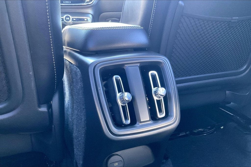 2019 Volvo XC40 Momentum
