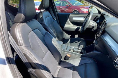 2019 Volvo XC40 Momentum