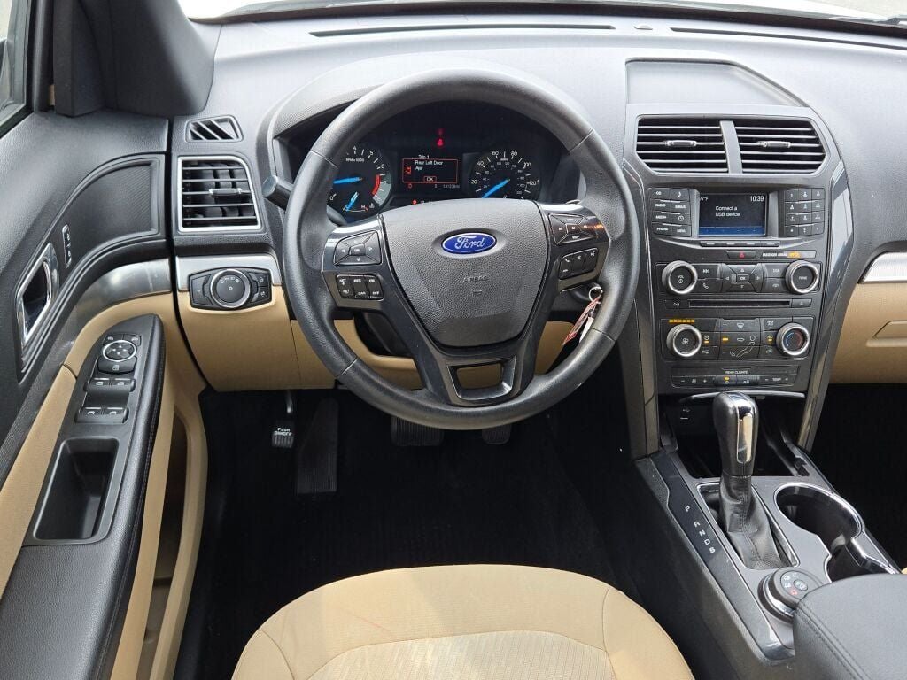 2017 Ford Explorer Base