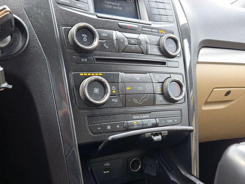 2017 Ford Explorer Base