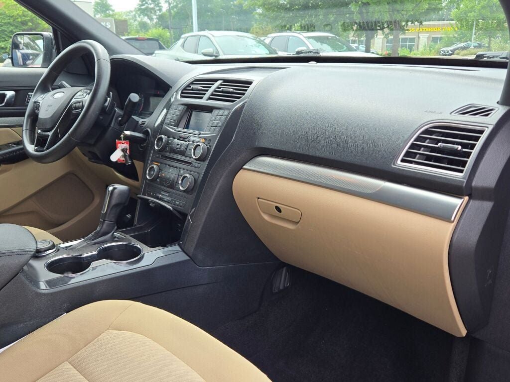 2017 Ford Explorer Base