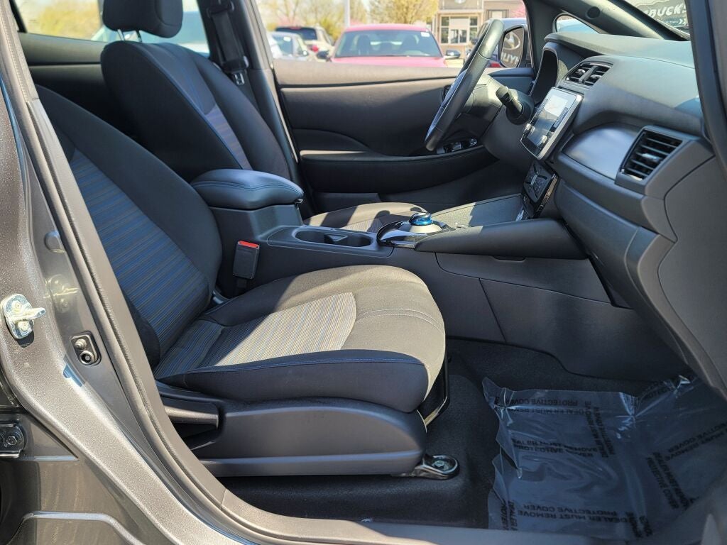 2024 Nissan Leaf SV Plus