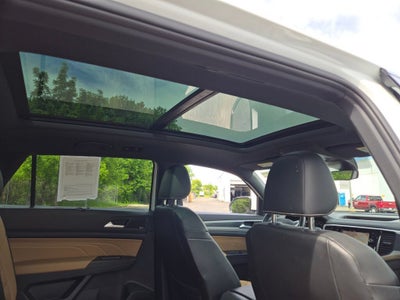 2022 Volkswagen Atlas Cross Sport 3.6L V6 SEL Premium R-Line