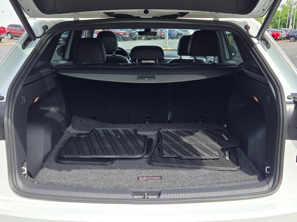 2022 Volkswagen Atlas Cross Sport 3.6L V6 SEL Premium R-Line