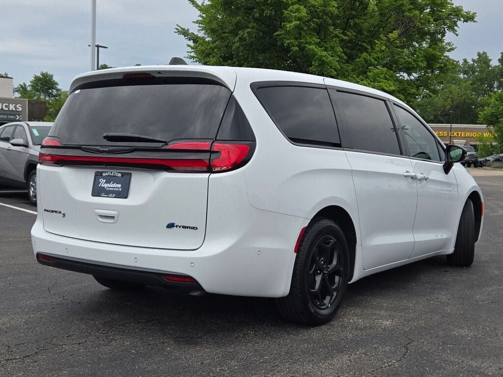 2024 Chrysler Pacifica Hybrid Select S Appearance