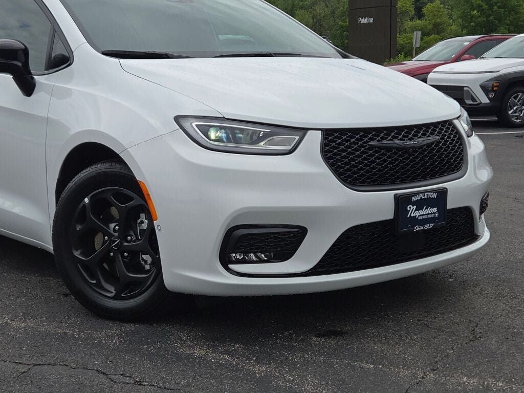 2024 Chrysler Pacifica Hybrid Select S Appearance