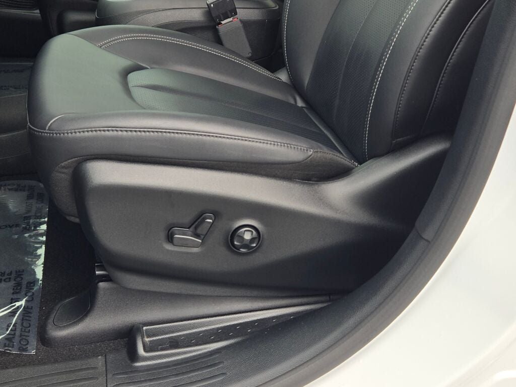 2024 Chrysler Pacifica Hybrid Select S Appearance