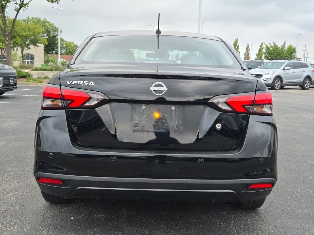 2023 Nissan Versa 1.6 S