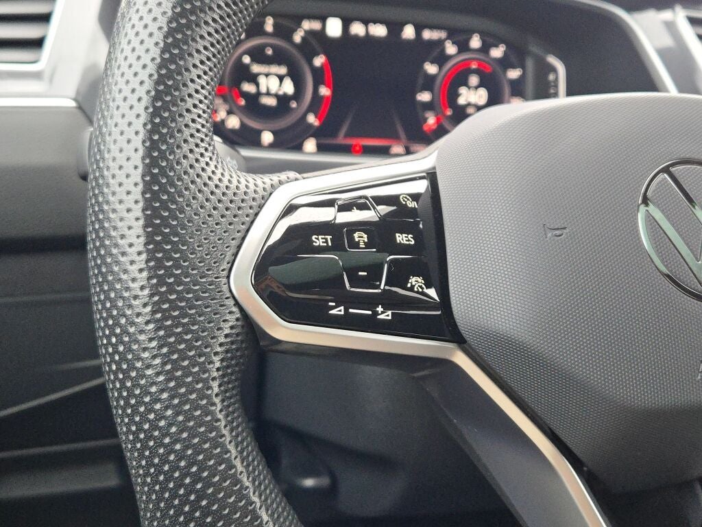 2024 Volkswagen Tiguan 2.0T SEL R-Line