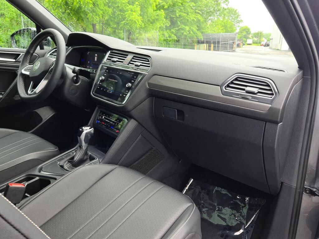 2023 Volkswagen Tiguan 2.0T SE R-Line Black