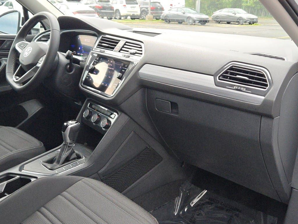 2024 Volkswagen Tiguan 2.0T S