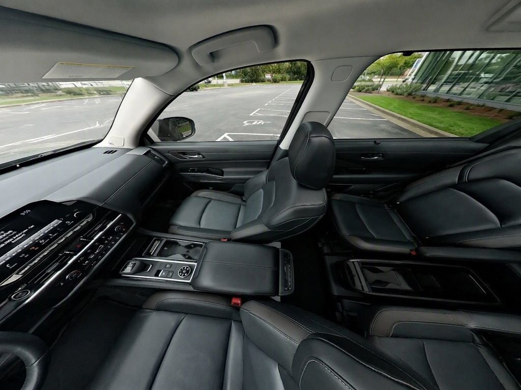 2024 Nissan Pathfinder SL
