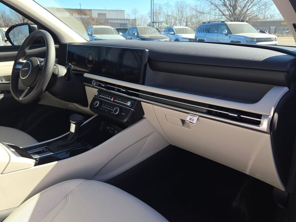 2025 Hyundai Tucson SE