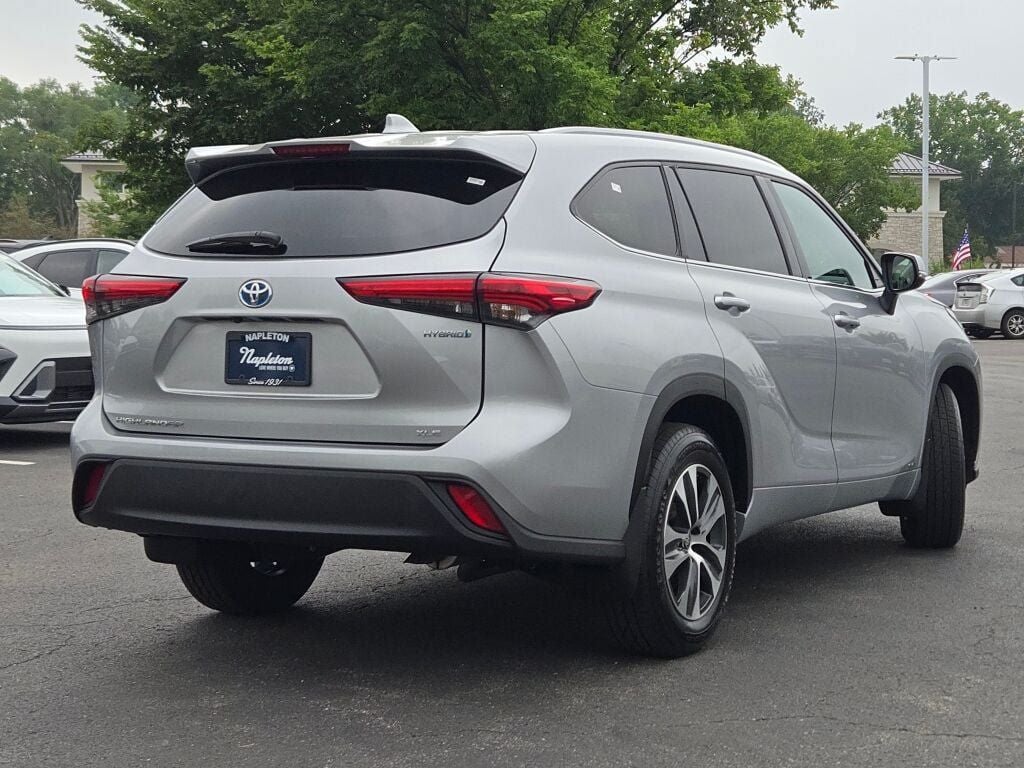 2022 Toyota Highlander Hybrid XLE