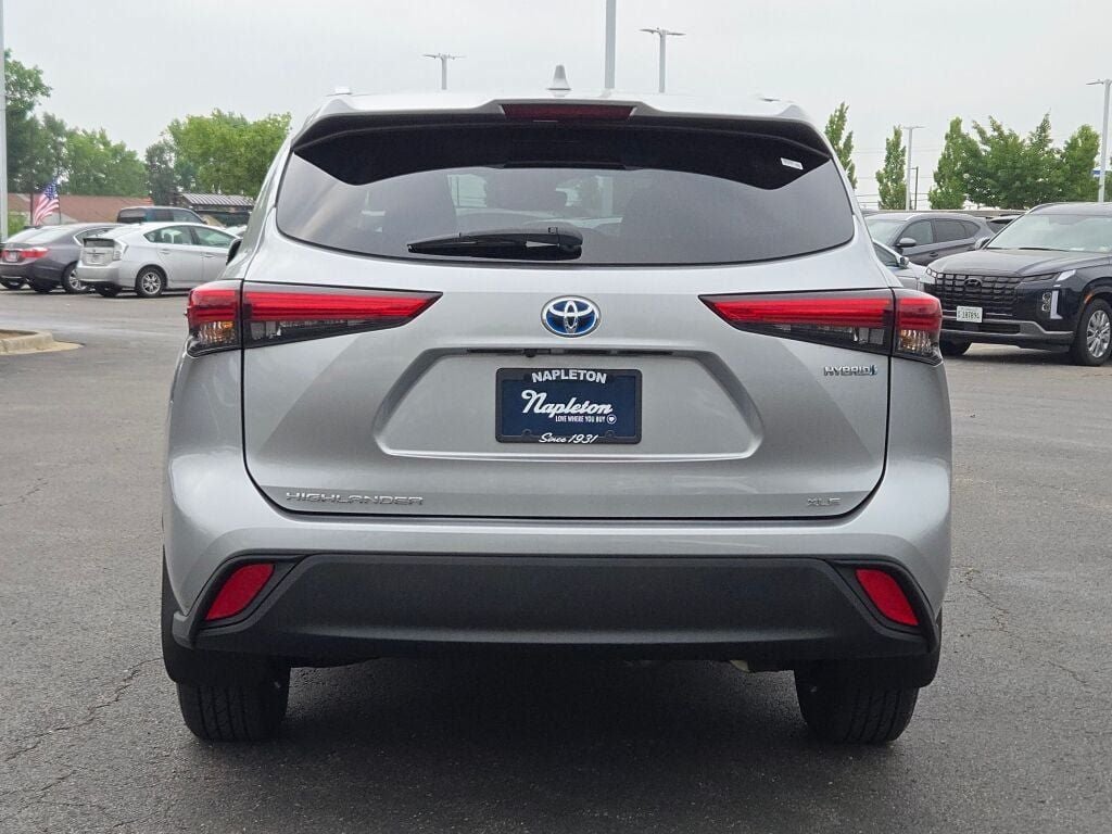 2022 Toyota Highlander Hybrid XLE