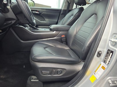 2022 Toyota Highlander Hybrid XLE
