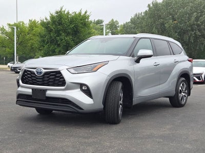 2022 Toyota Highlander Hybrid XLE