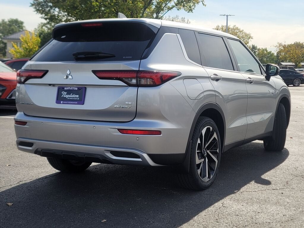 2023 Mitsubishi Outlander PHEV SE