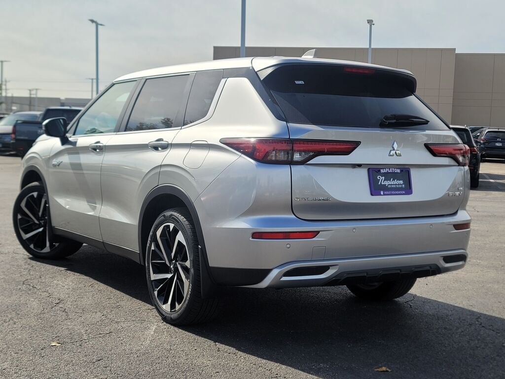 2023 Mitsubishi Outlander PHEV SE