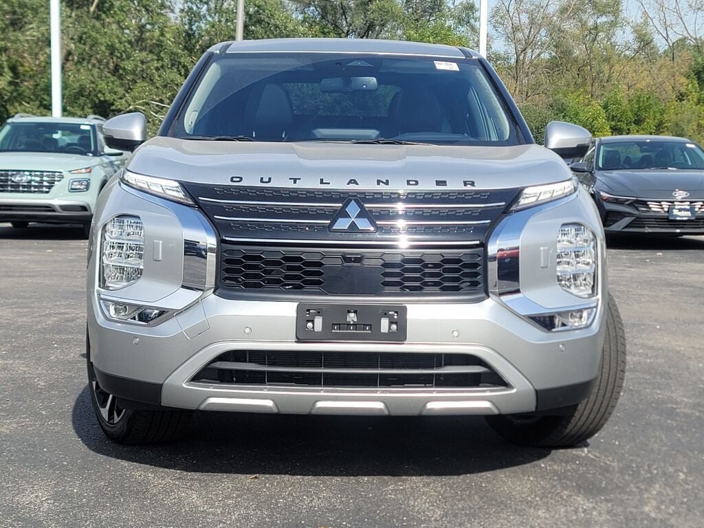 2023 Mitsubishi Outlander PHEV SE