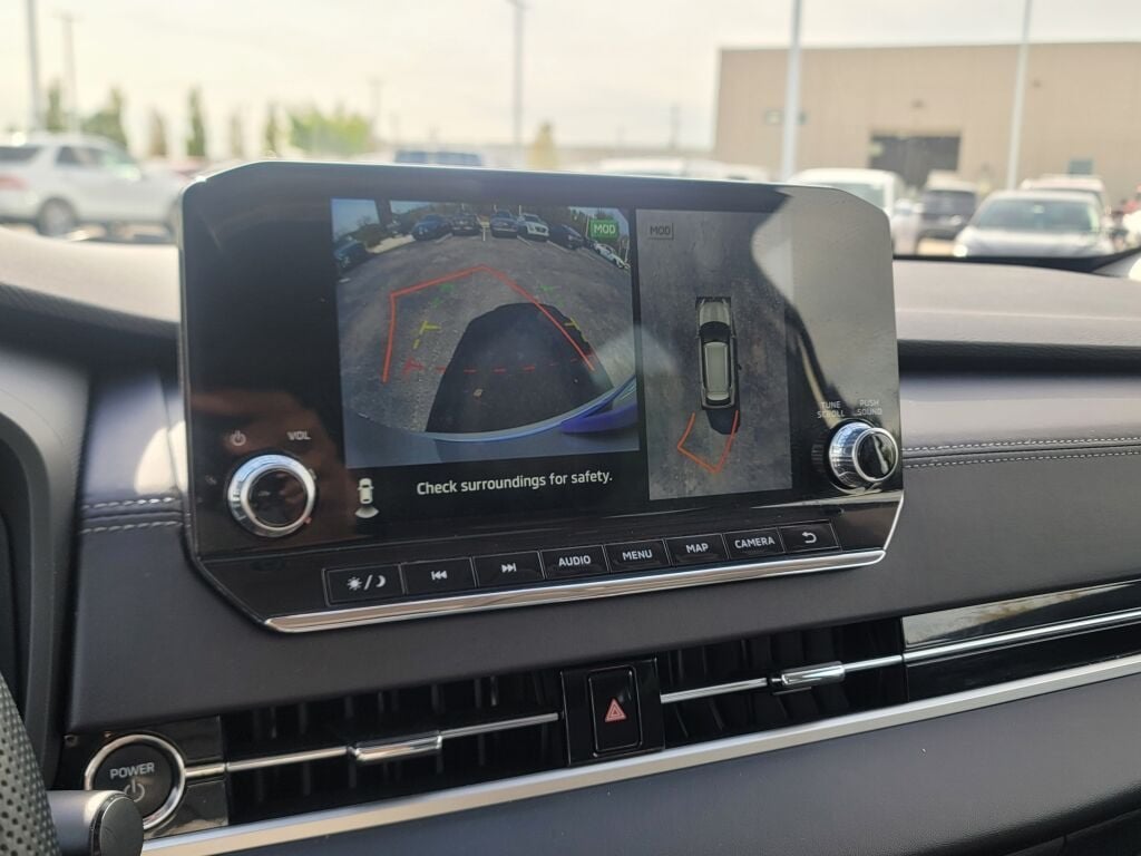 2023 Mitsubishi Outlander PHEV SE