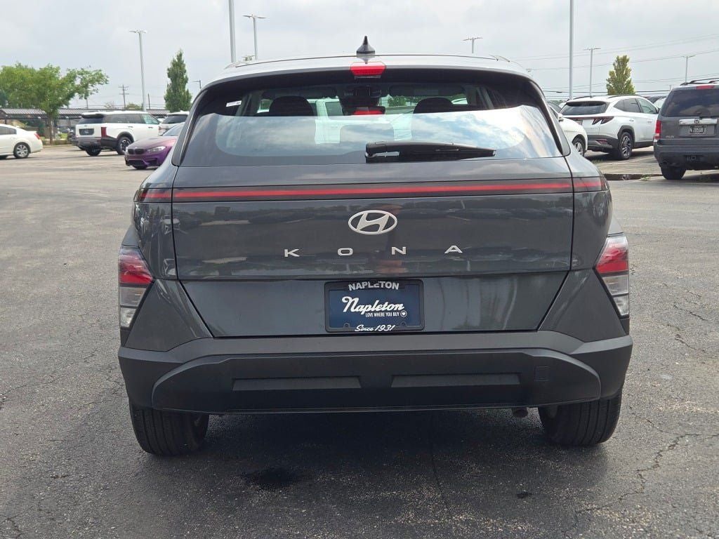 2025 Hyundai Kona SE