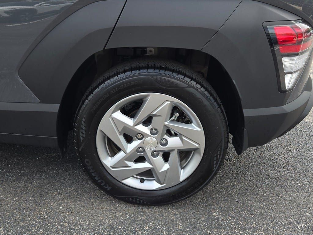 2025 Hyundai Kona SE