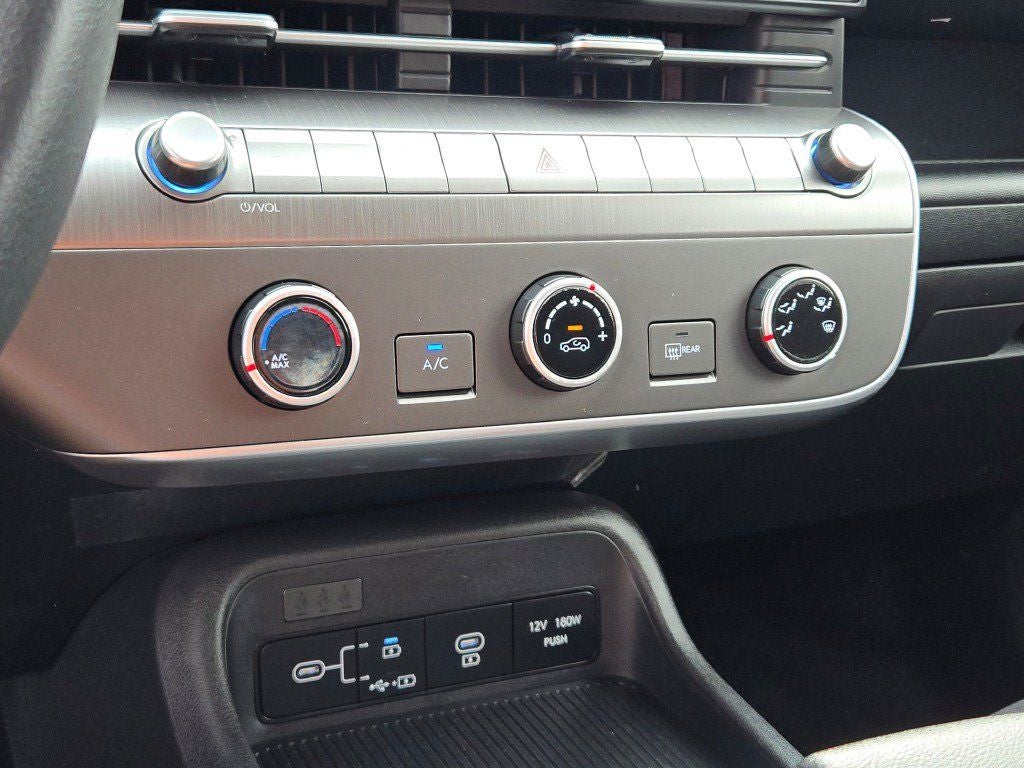 2025 Hyundai Kona SE