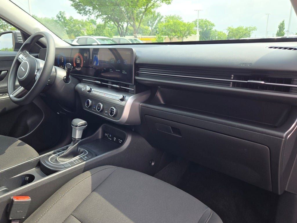 2025 Hyundai Kona SE