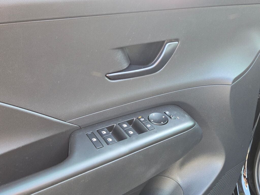 2025 Hyundai Kona SE