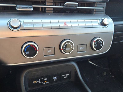 2025 Hyundai Kona SE