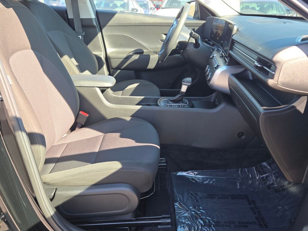 2025 Hyundai Kona SE