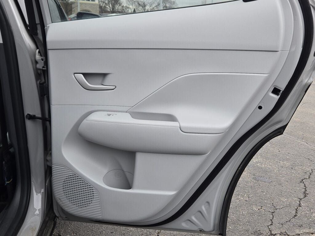 2025 Hyundai Kona SE