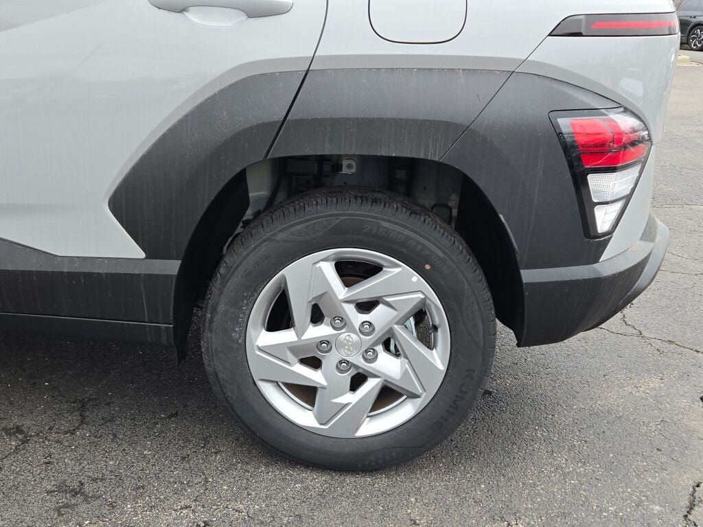 2025 Hyundai Kona SE