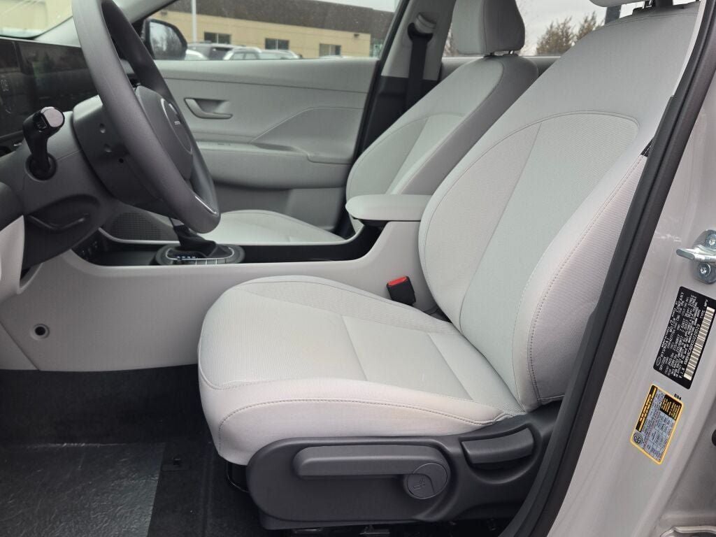 2025 Hyundai Kona SE