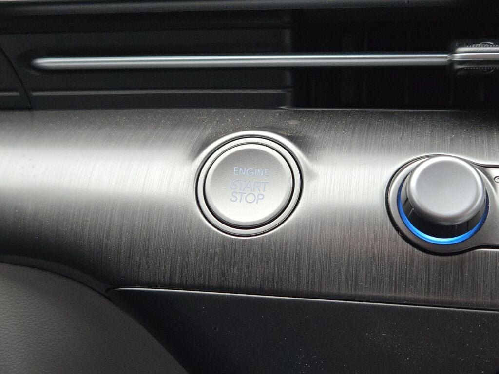 2025 Hyundai Kona SE