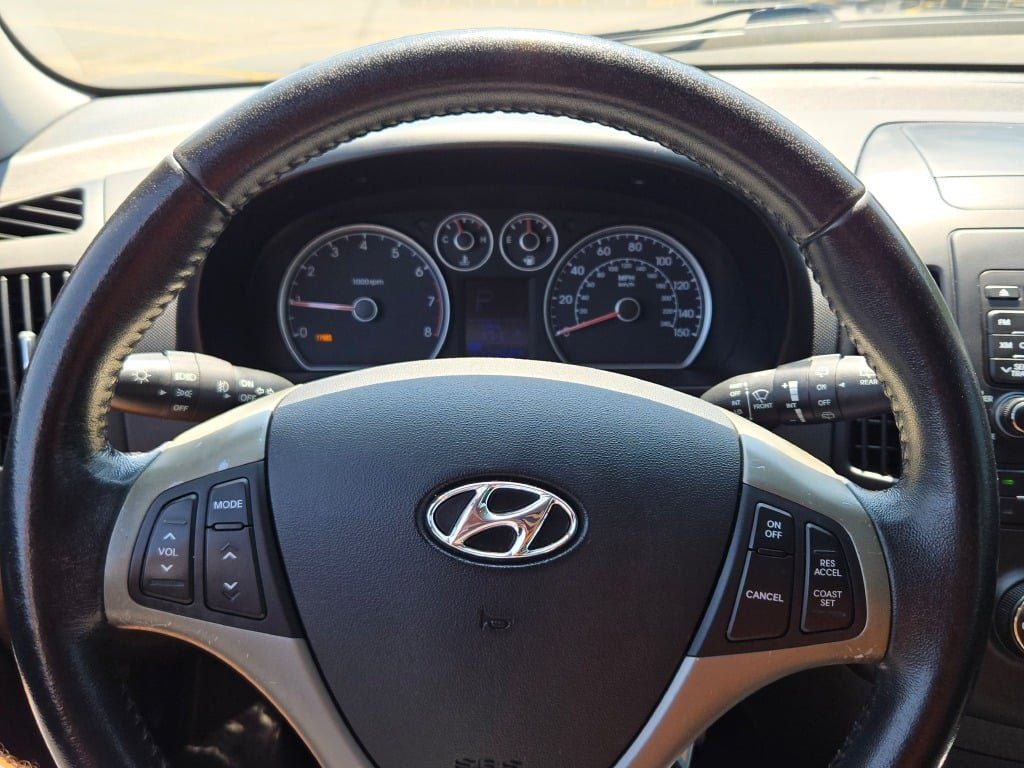 2009 Hyundai Elantra Touring Base