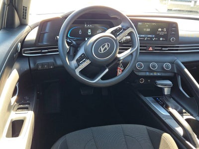 2025 Hyundai Elantra SE