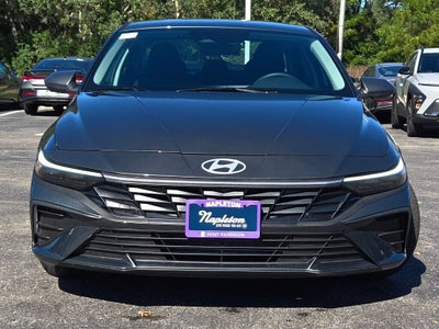 2025 Hyundai Elantra SE