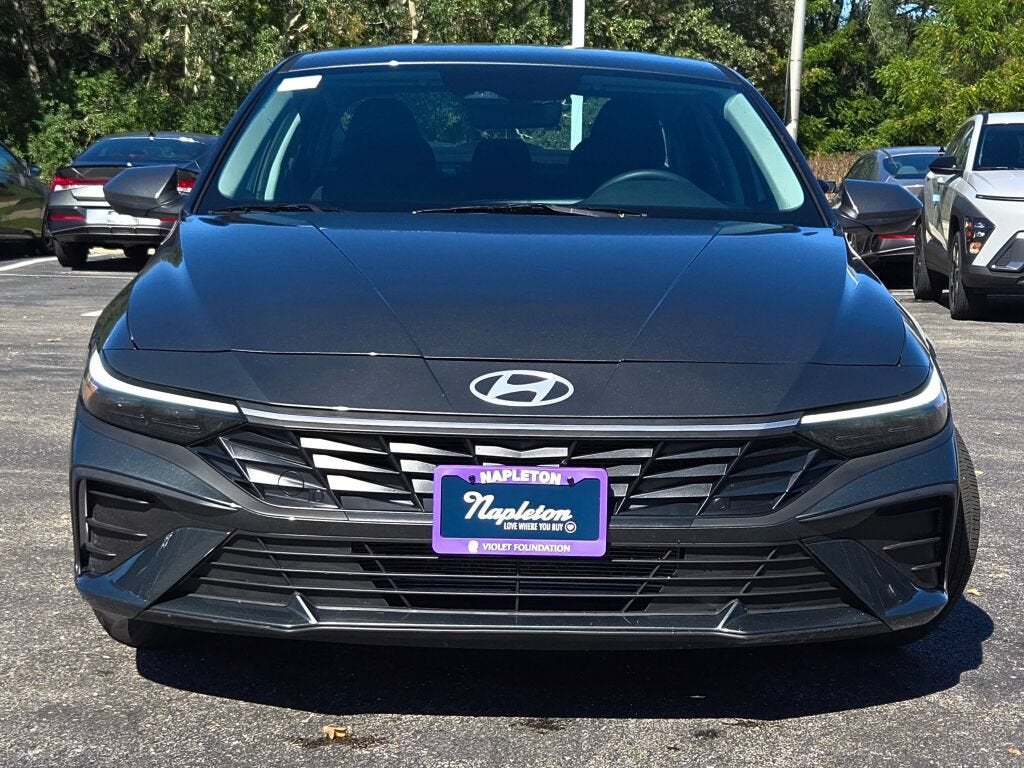 2025 Hyundai Elantra SE