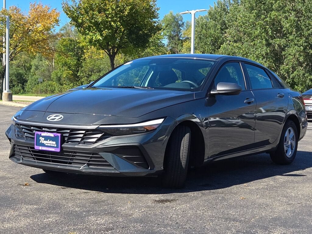 2025 Hyundai Elantra SE